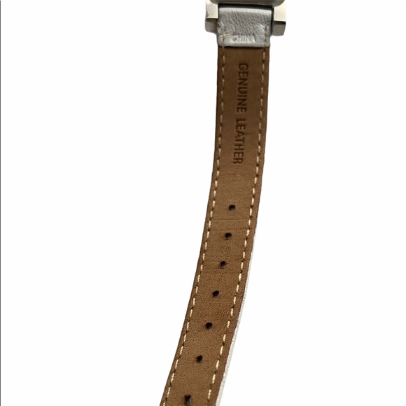 NWOT - Guess Steel Women Rhinestones Watch - Picture 5 of 8